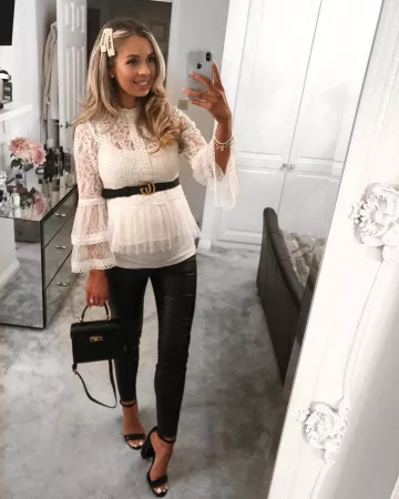 Gucci Ceinture en Cuir de Chloé Hollande sur l'Instagram account @chloe_lauren_xx
