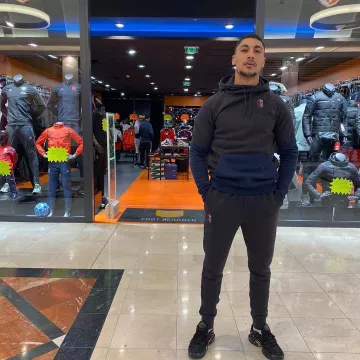 Sudadera con capucha Nike PSG de Maes en la cuenta de Instagram de @maes_packm