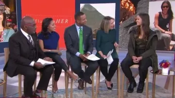 Motherhood maternity Clip Dot Pe­plum Ma­ter­ni­ty Top worn by Dylan Dreyer on Today November 20, 2019