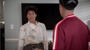 Rosetta Getty Camisa de estampado geométrico usada por Rainbow Johnson (Tracee Ellis Ross) en negro Temporada 06 Episodio 08