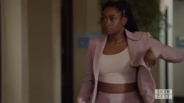 Teoría Dusty Lilac Carissa Blazer usado por Rochelle Mosley (Kayla Smith) en All American Temporada 2 Episodio 5
