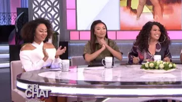 Zara Blanc Froid-Pull Épaule porté par Tamera Mowry sur La Vraie novembre 20,2019