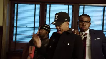 Snapback cap 3 portée par Chance The Rapper dans Chance the Rapper ft. MadeinTYO & DaBaby - Hot Shower (Official Video)