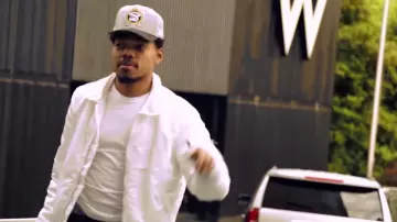 Chicago white sox new era grayblack hat porté par Chance The Rapper dans Chance the Rapper ft. 2 Chainz & Lil Wayne - No Problem (Official Video)