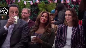 Marco Blazer a rayas de un solo pecho usado por Angie D'Amato (Leighton Meester) en Padres solteros Temporada 2 Episodio 8