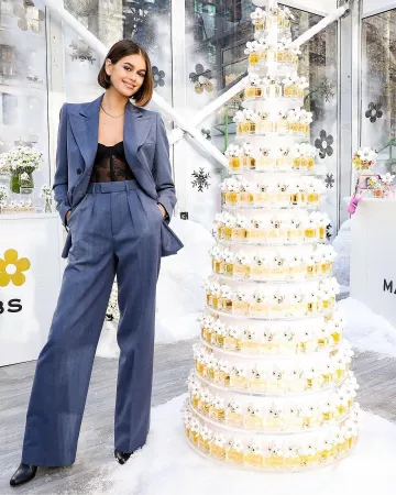 Marc Jacobs Plissée en Laine Jambe Large Pantalon porté par Kaia Jordan Gerber Marc Jacob Daisy Parfum Pop-Up 22 novembre 2019
