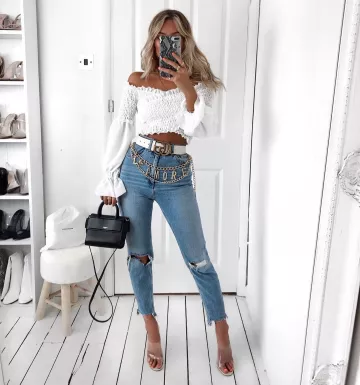 Amore Chain Waist Belt de Emily Cocklin en la cuenta de Instagram @emilycocklin