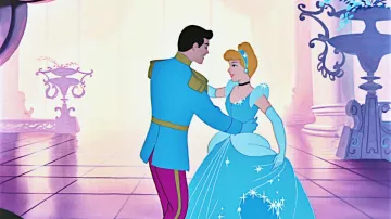 Robe de Cinderella (Jennifer Hale) dans Cendrillon 3 : Le sortilège de Cendrillon