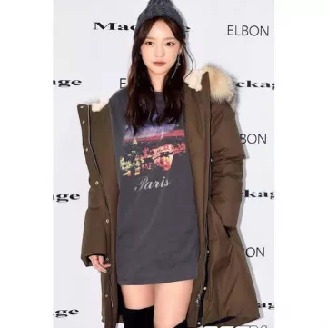 Bonnet gris a ponpon de Goo Hara sur le compte Instagram de @koohara__