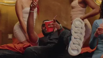 Shoe Vesace Black worn by Gradur in Gradur - Don't go back ft. Heuss bastard (Clip official)