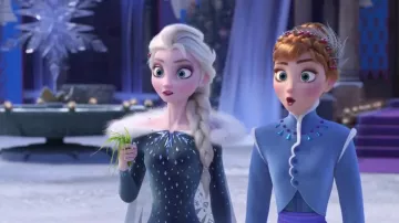 The dress worn by Elsa (Idina Menzel) in the movie The snow Queen 2