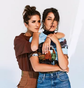 Le tee-shirt imprimé en coton de Leïla Bekhti sur son compte Instagram @leilabekhti