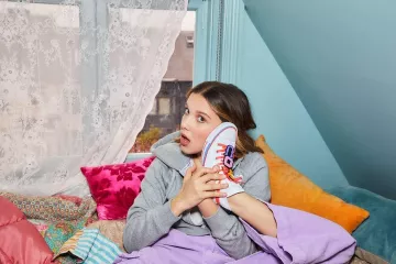 The pants lilac Millie Bobby Brown on his account Instagram @milliebobbybrown