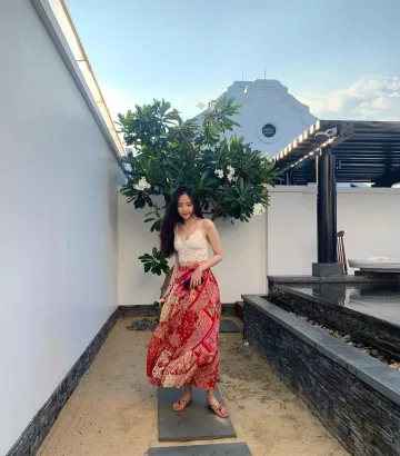 La brassière en dentelle portée par Son Na-eun sur le compte Instagram de @marcellasne_