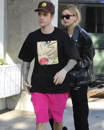 Jennifer Fisher Sami­ra Hug­gies Ear­rings worn by Hailey Baldwin House Shopping November 23, 2019