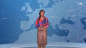 The printed shirt of Kareen Guiock in The 12:45, M6