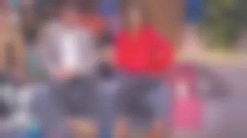 La chemise col victorien en crêpe Rouge de Faustine Bollaert dans Ça commence aujourd'hui