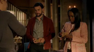 Rebecca Taylor Rose Tweed Veste portée par Michaela Pratt (Aja Naomi King) dans la Façon de s'en tirer avec Assassiner Saison 06 Episode 09