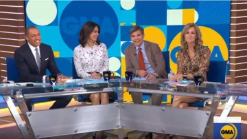 Ba&sh Vestido de raqueta usado por Lara Spencer en Good Morning America noviembre 24, 2019