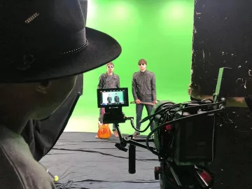 The black hat Of Bornarel Soprano on the account Instagram of @sopranopsy4