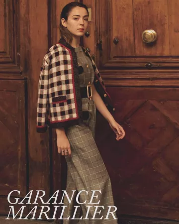 El traje a cuadros marrón de Garance Marillier en la cuenta de Instagram de @garancemarillier