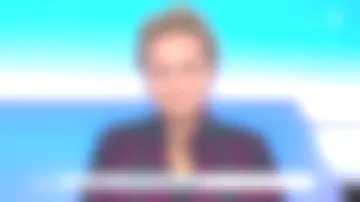 La robe à carreaux de Caroline Roux dans C dans l'air