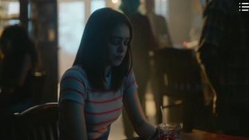 Forever 21 Grey Striped Tee worn by Josie Saltzman (Kaylee Bryant) in Legacies Season02 Episode06