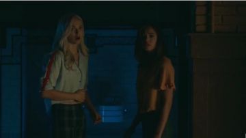 Jolt Yel­low Ruf­fled Sleeve Shirt worn by Josie Saltzman (Kaylee Bryant) in Legacies Season02 Episode06