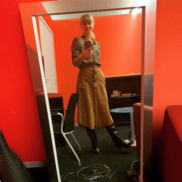 The leather boots with heel of Maya Lauqué on the account Instagram of @mayalauque