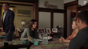 Laveer Grey Checked Jack­et worn by Sydney Strait (Caitlin McGee) in Bluff City Law Season01 Episode09