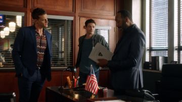 Chemise à motifs de Ralph Dibny (Hartley Sawyer) dans Flash (S06E06)