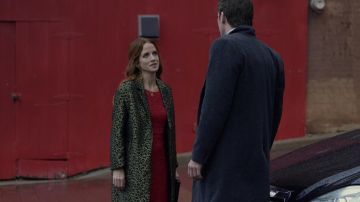 The coat of a leopard H&M worn by Vivian Blair (Kimberly-Sue Murray) in the movie How to find love on Valentine's day ?