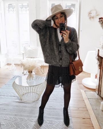 Botas negras Jensen de Acne Studios usadas por Margaux en la cuenta de Instagram de @estherjunelife