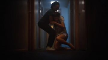 Le short alien porté par Rue Bennett (Zendaya) dans Euphoria (S01E07)
