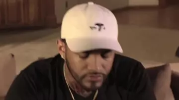 La casquette blanche Crown of Laurel de Joyner Lucas dans son clip I'm Sorry (508)-507-2209