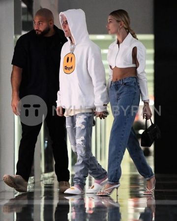 Bottega Veneta Dream Sandals worn by Hailey Baldwin Miami November 26, 2019