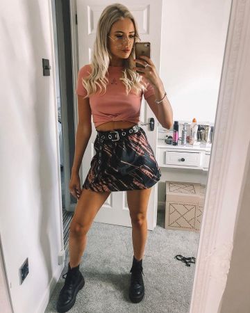 Asos Black Boots of Helena en la cuenta de Instagram @helenacritchley