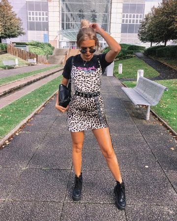 Asos Black Boots of Helena en la cuenta de Instagram @helenacritchley