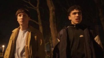The jacket jogging Nike Sofiane (Carl Malapa) in Fatal (S01E02)
