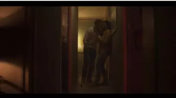 Las converses negras bajas que lució Luisa Manon Bresch en la serie Mortel 