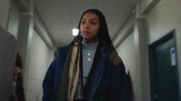 The turtleneck sky blue Luisa (Manon Bresch) in Fatal (S01E03)