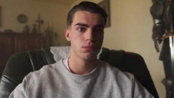 The grey sweatshirt worn by Bastien (Marvin Dubart) in Fatal (S01E03)