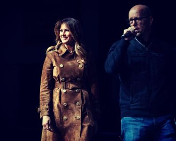 Burberry Suede Trench Coat worn by Melania Trump Youth Summit in Baltimore November 26, 2019