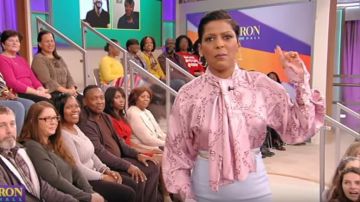 Roland mouret Ar­reton wool-crepe pen­cil skirt worn by Tamron Hall on Tamron Hall Show November 26, 2019