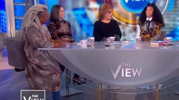 Magnolia pearl French Cot­ton For­tune Ki­mono worn by Whoopi Goldberg on The View November 26, 2019