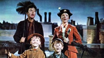 Paraguas de Mary Poppins por Mary Poppins (Julie Andrews) en Mary Poppins