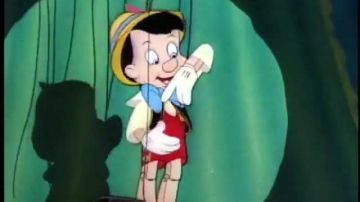 Réplica del títere de Pinocho (Patricia Page) en Pinocho