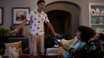 Thom Browne Allover Canards Jersey Polo porté par Andre Johnson, Jr (Marcus Scribner), en black-ish Saison 6 Épisode 9