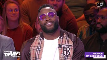 La chaqueta bomber de Burberry usada por Gradur en el espectáculo Touche pas à mon poste el 28 de noviembre de 2019 