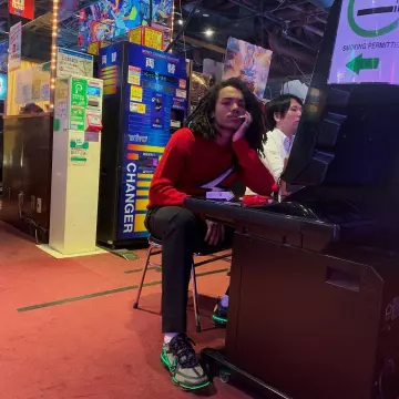 La paire de sneakers Nike noires et vertes portée par Luka Sabbat sur son compte Instagram @lukasabbat